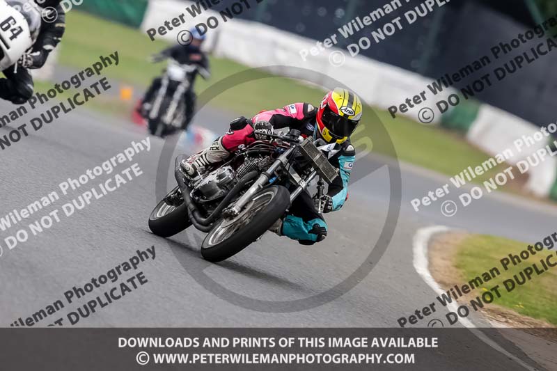 Vintage motorcycle club;eventdigitalimages;mallory park;mallory park trackday photographs;no limits trackdays;peter wileman photography;trackday digital images;trackday photos;vmcc festival 1000 bikes photographs